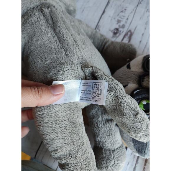 Great Wolf Lodge Wiley The Wolf And Oliver Raccoon Stuffed Animal Plush Dolls - Picture 8 of 15